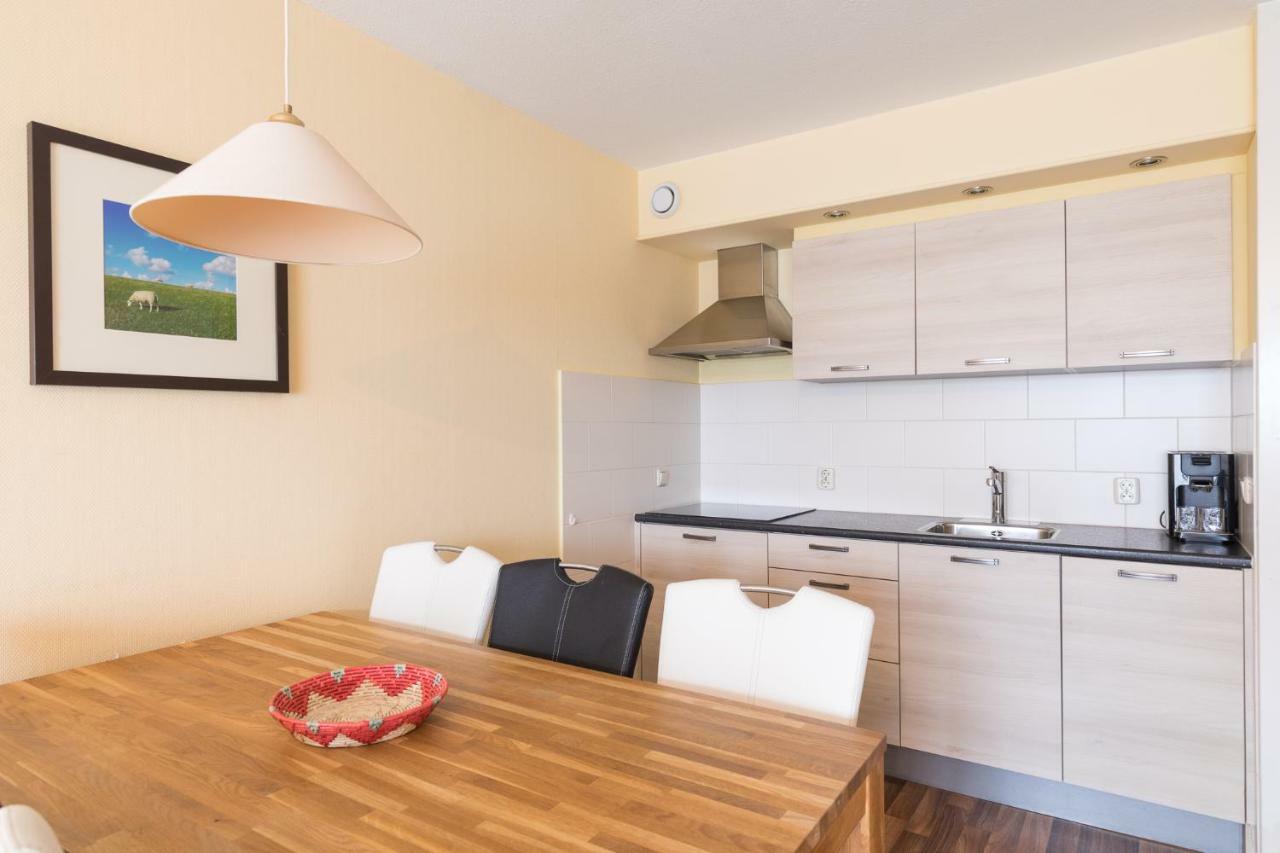 Appartement De Vrijbuiter, Resort Amelander Kaap Hollum  Esterno foto