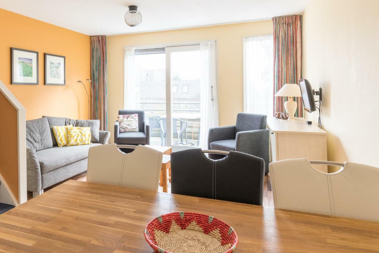 Appartement De Vrijbuiter, Resort Amelander Kaap Hollum  Esterno foto