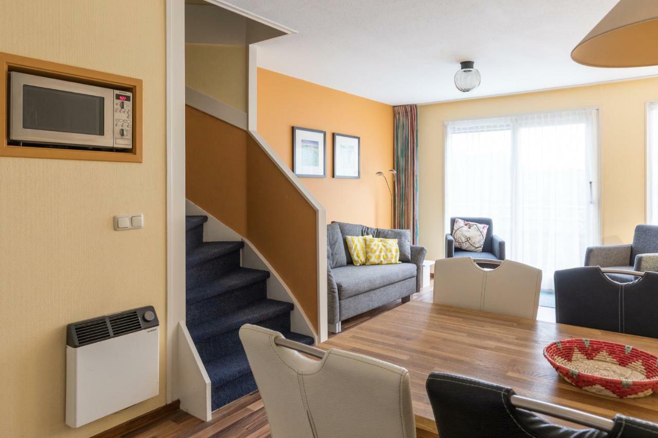 Appartement De Vrijbuiter, Resort Amelander Kaap Hollum  Esterno foto